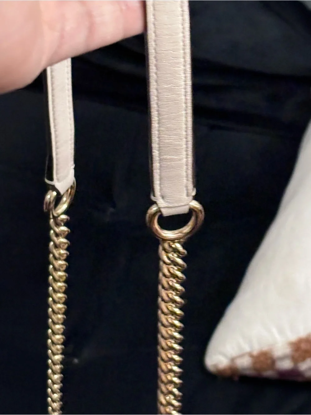 Coach Klare cream Quilted Crossbody & Shoulder Bag Chain Strap & gold hang tag - Picture 11 of 13